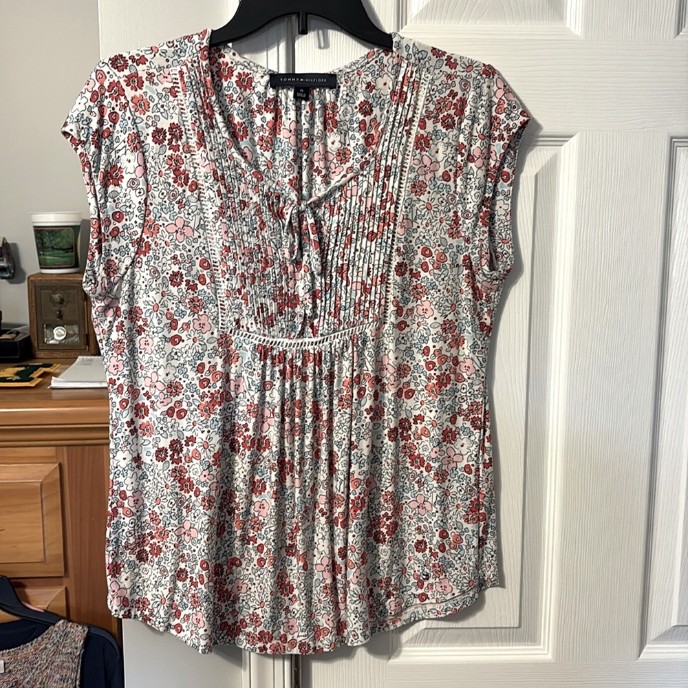 Floral Tommy Hilfiger top